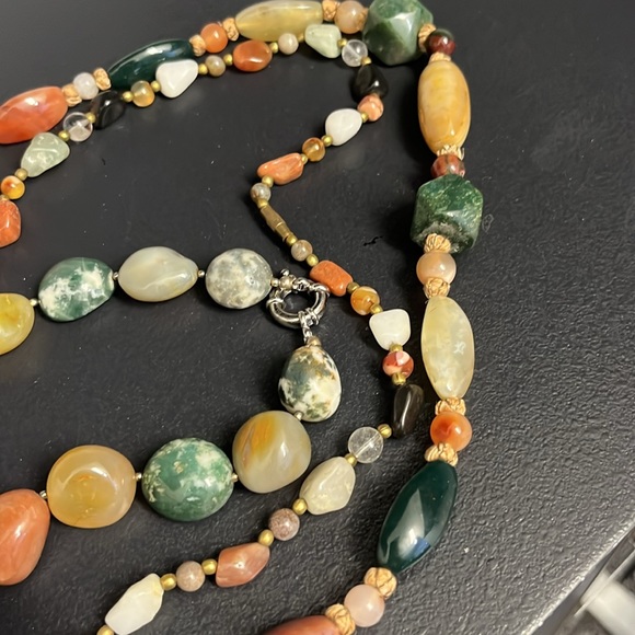 Real quartz necklaces (x3) and one quartz bracelet in jade . New - Picture 5 of 5